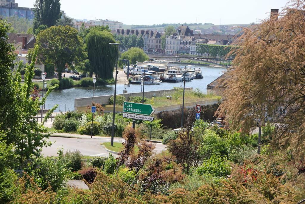 Maisonnette Au 15 Auxerre Extérieur photo